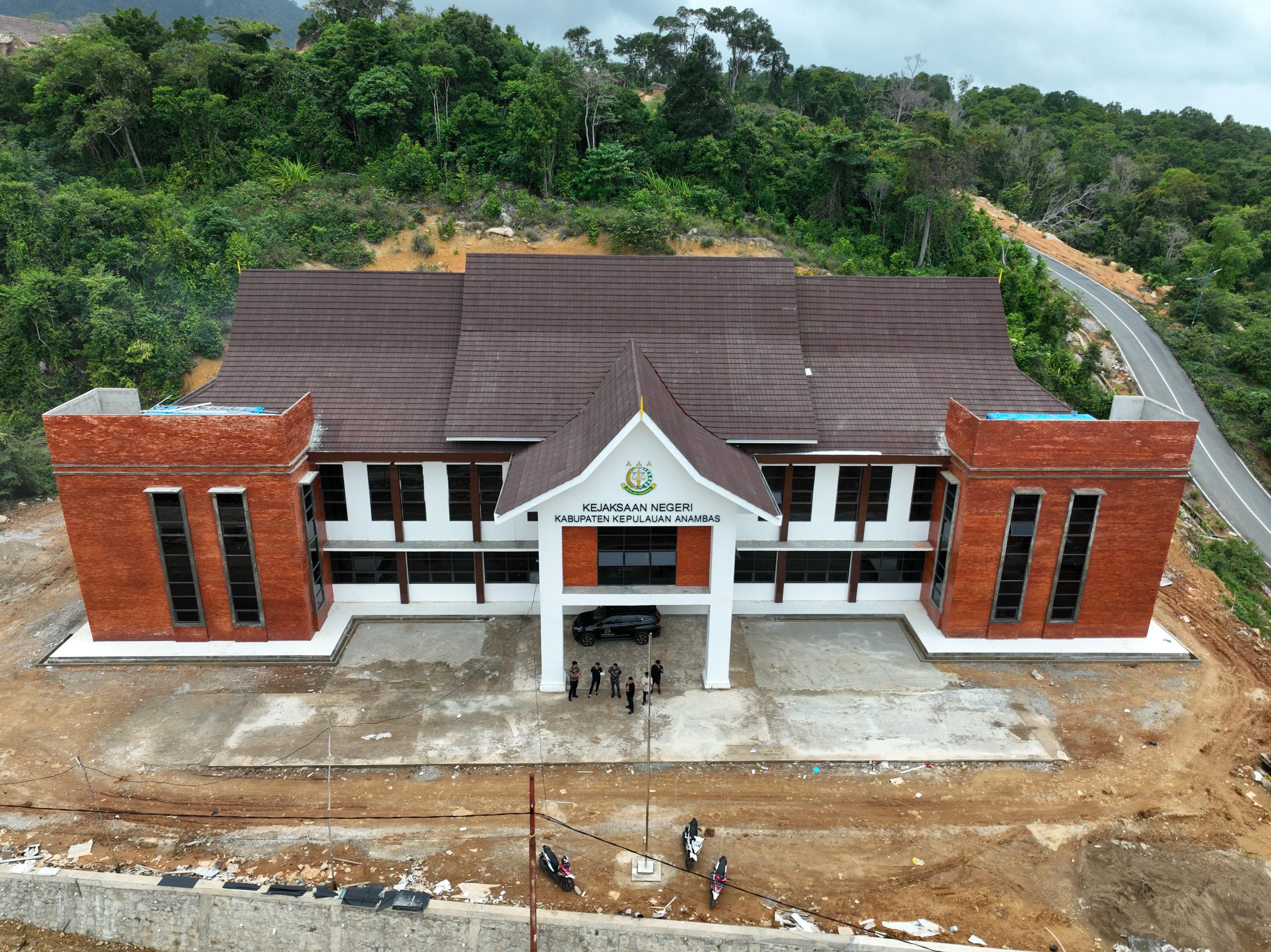 7 Cara Efektif Menghemat Energi Listrik AC di Gedung Komersial